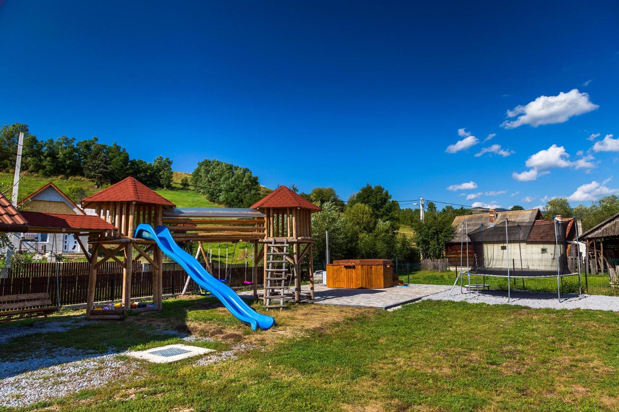 Eross Kulcsoshaz Villa Lăzarea Eksteriør bilde